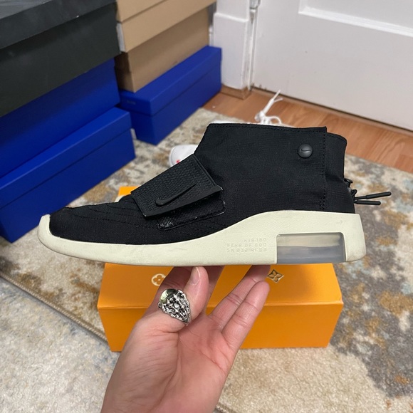 EUC Men’s Size 6.5/Women’s Size 8 Nike X Fear Of God Moccasin Sneakers In Black - Picture 9 of 15